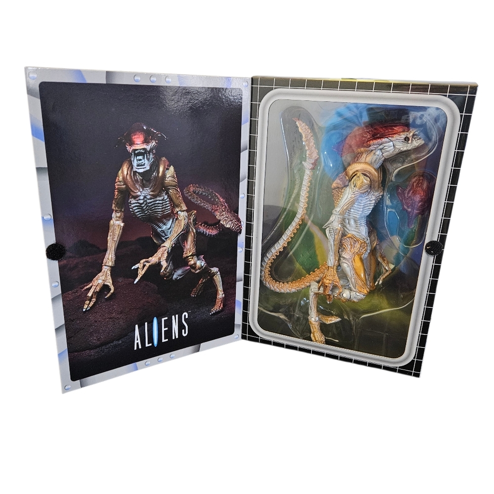 New NECA Aliens Panther Alien Figure